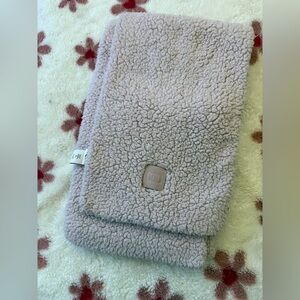 UGG womens Light Pink Sherpa Oversized Scarf